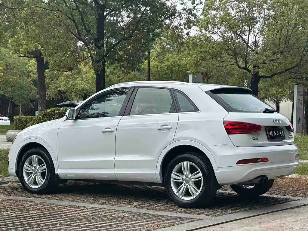 Audi Q3 2016 — фото 15