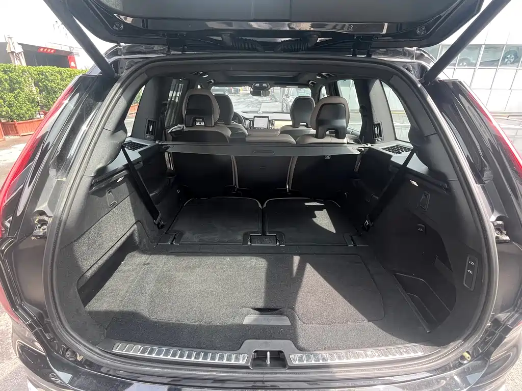 Volvo XC90 Plug-In Hybrid 2025 — фото 12