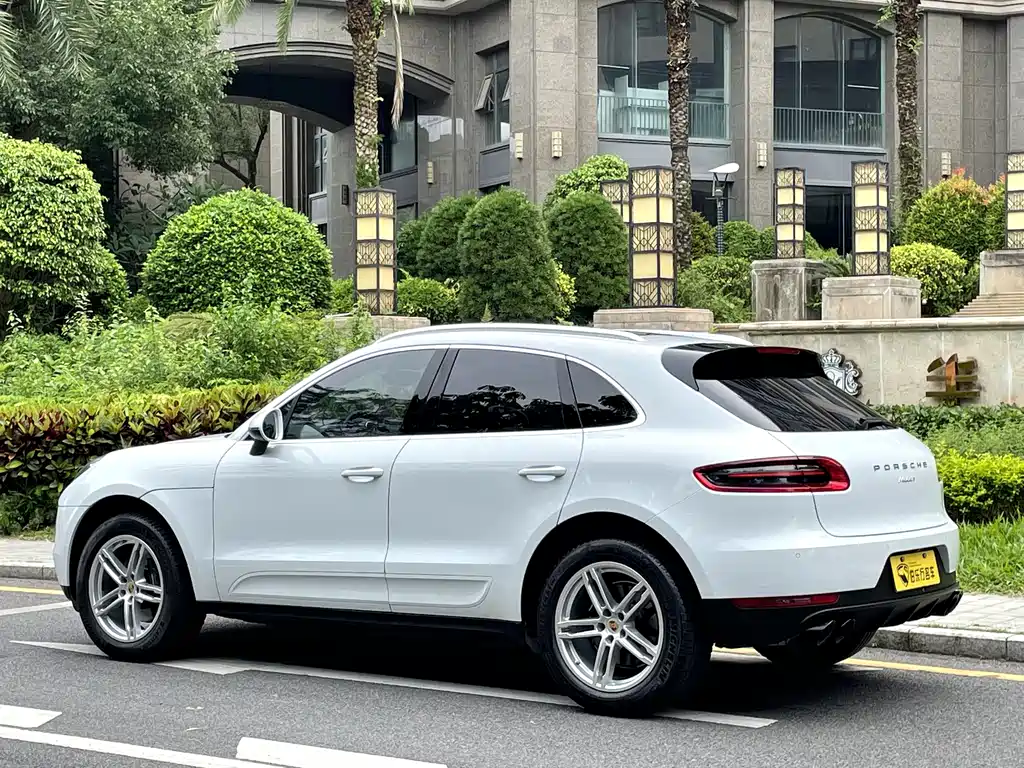 Porsche Macan 2018 — фото 24