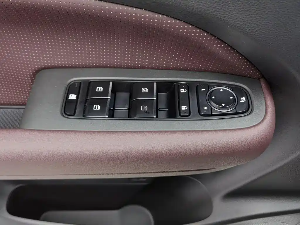 GAC Trumpchi M6 2024 — фото 9