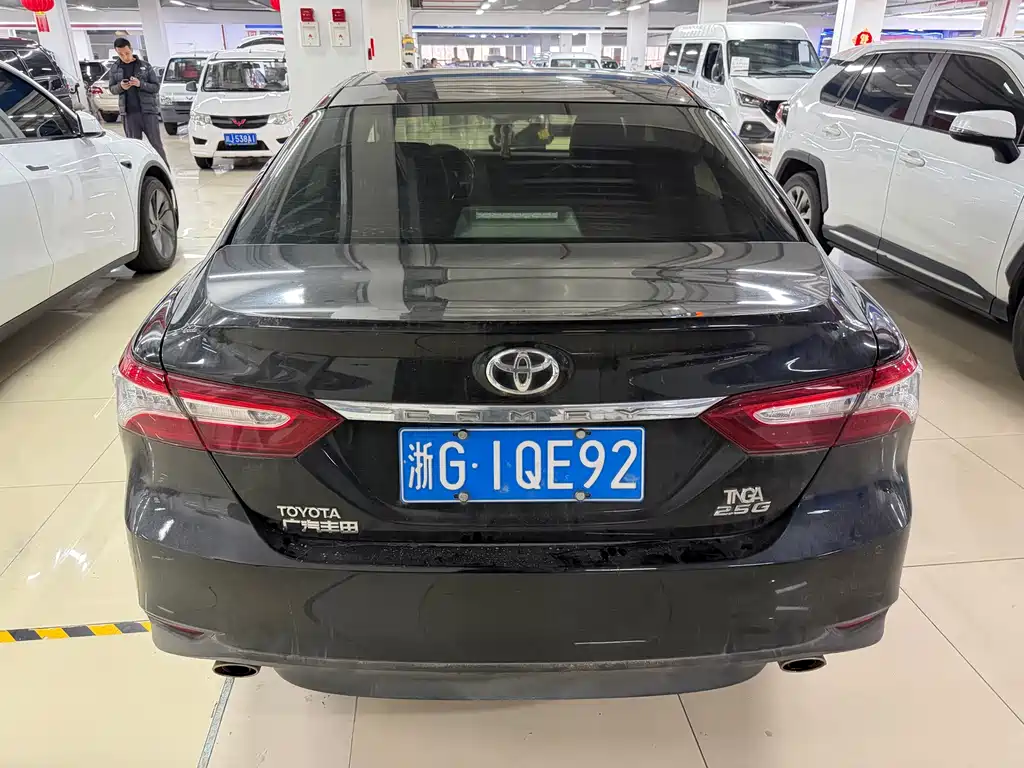 Toyota Camry 2019 — фото 15