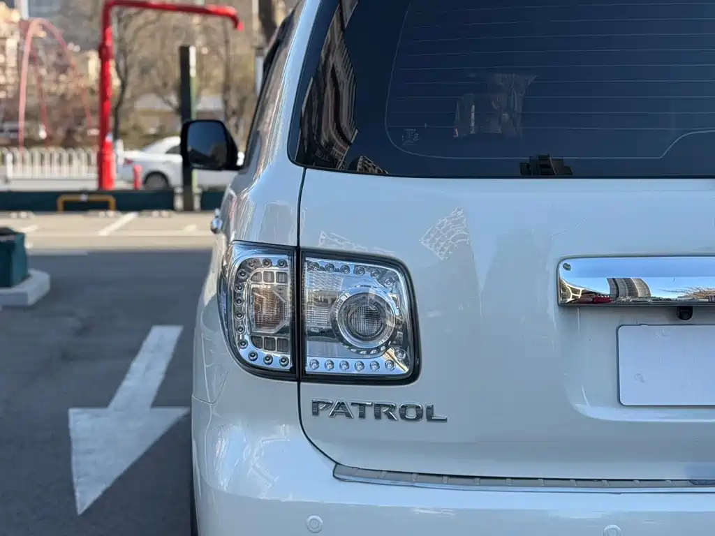Nissan Patrol 2017 — фото 15