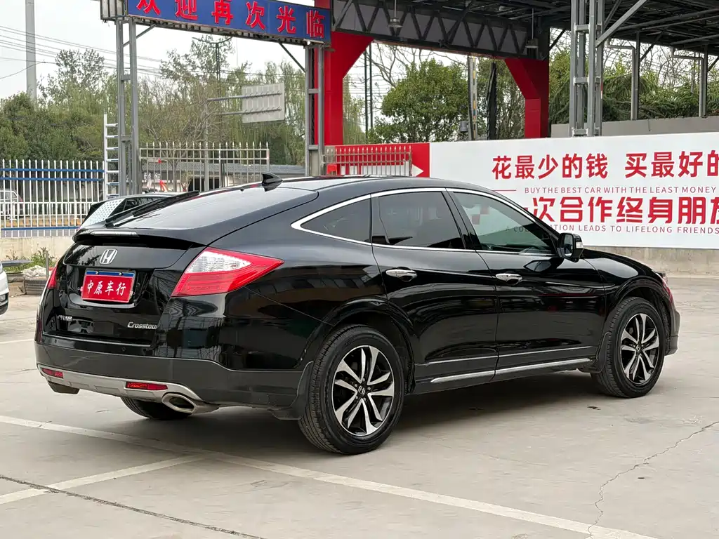 Honda Crosstour 2016 — фото 18