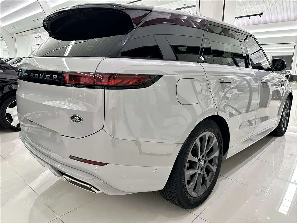 Land Rover Sport 2023 — фото 18