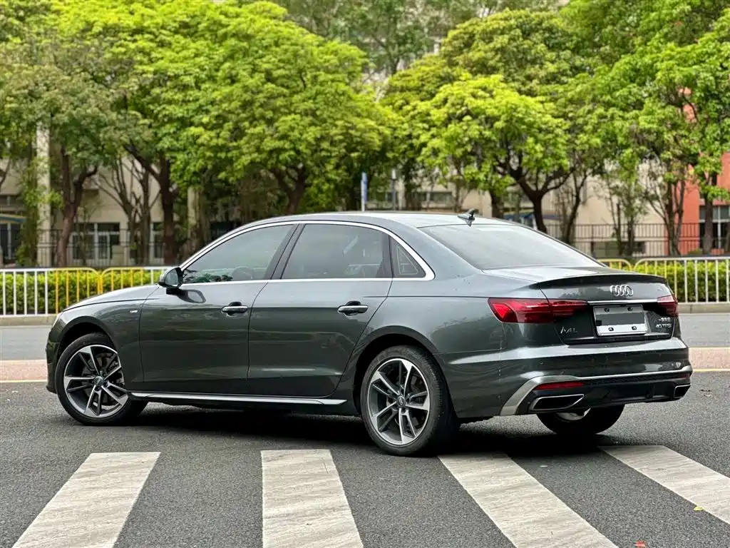 Audi A4L 2021 — фото 3