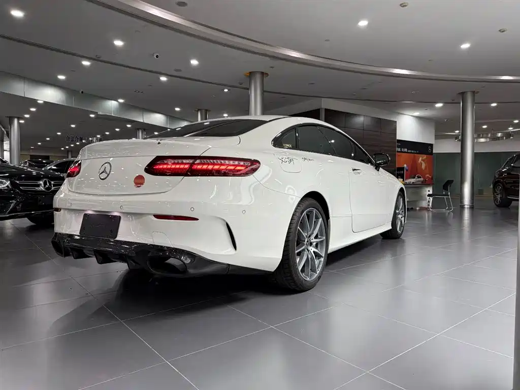 Mercedes-Benz E-Class 2023 — фото 7