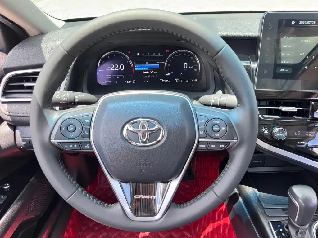 Toyota Camry 2023 — фото 15