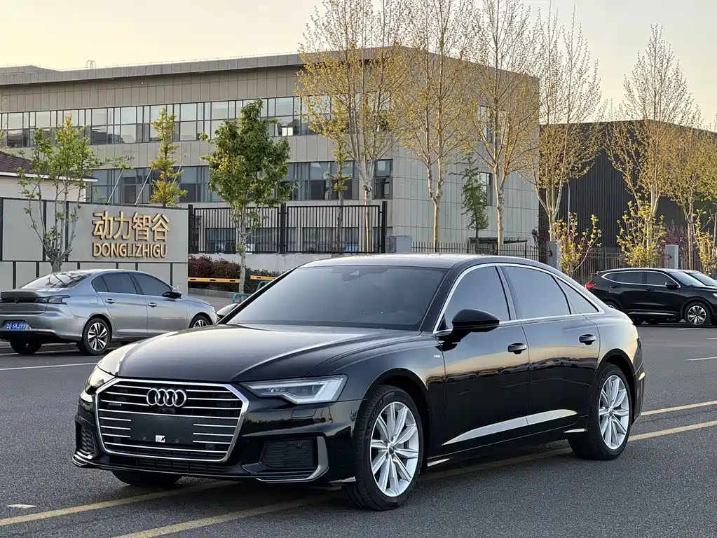 Audi A6L 2021 — фото 1
