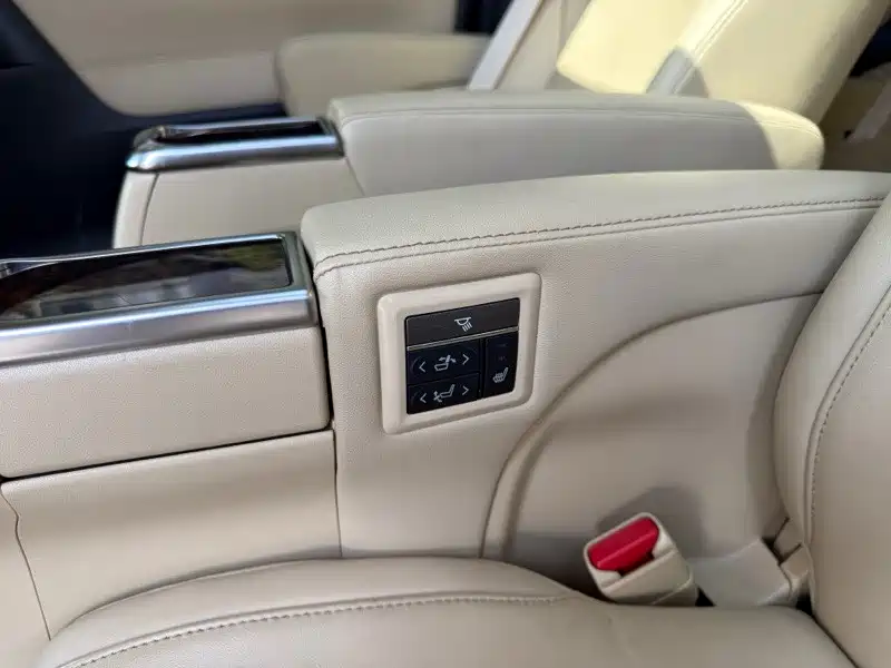 Toyota Alphard 2019 — фото 8