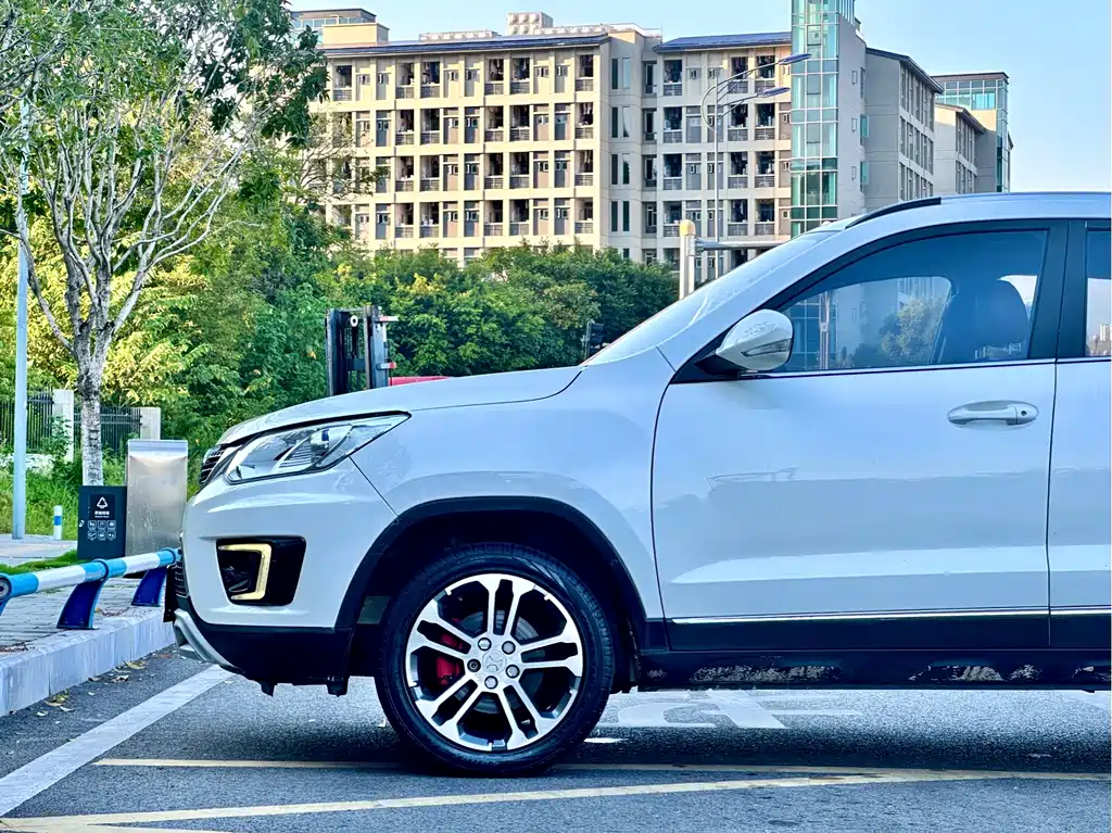 BAIC Shenbao X35 2016 — фото 8