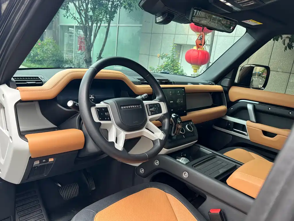 Land Rover Defender 2024 — фото 12