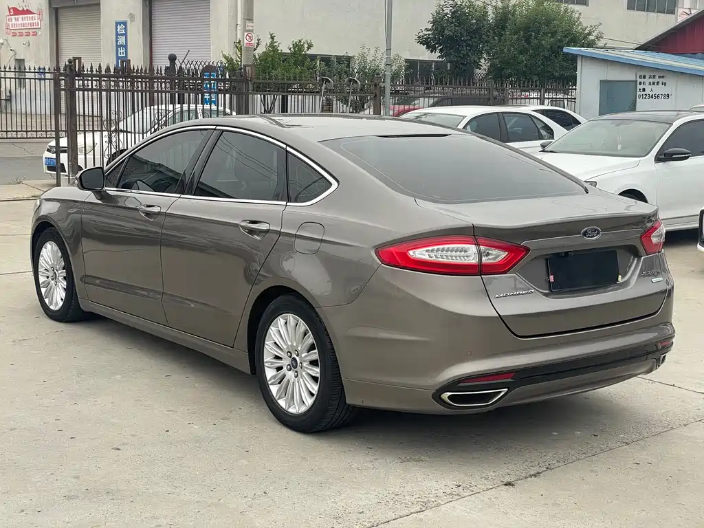 Ford Mondeo 2013 — фото 12