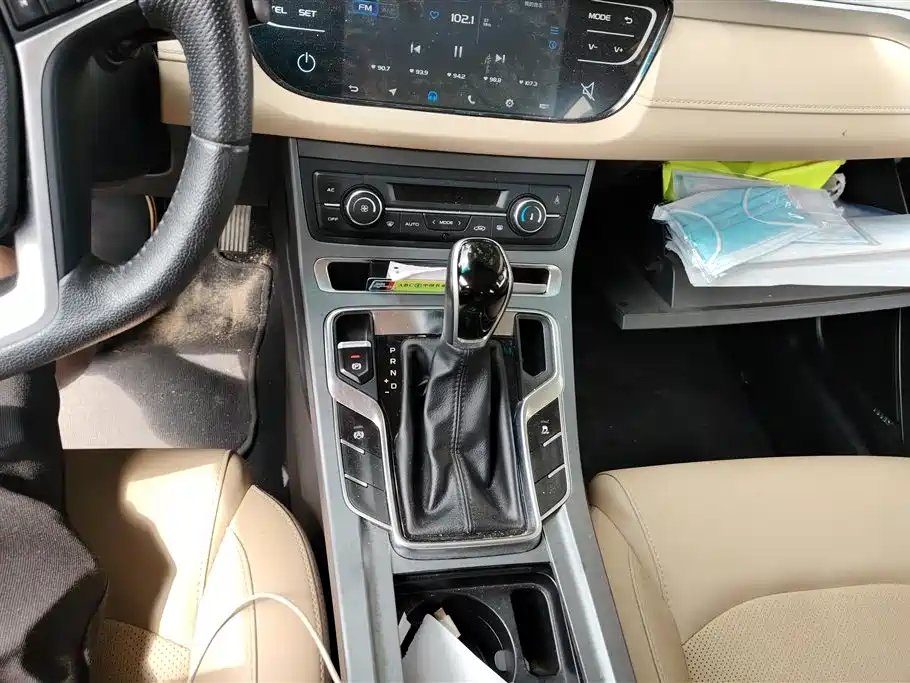 Geely Emgrand 2018 — фото 16