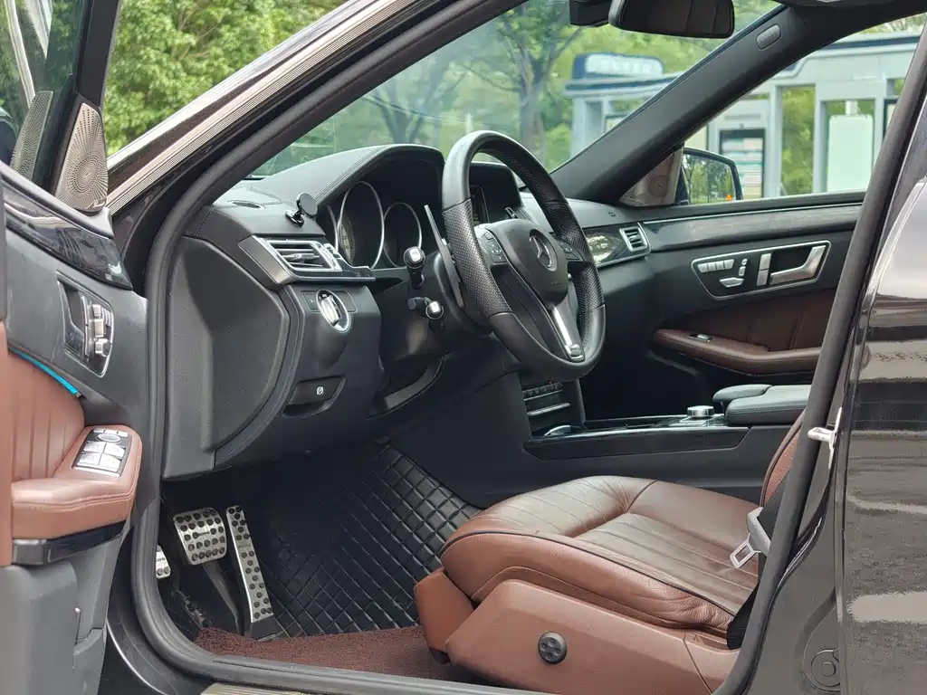 Mercedes-Benz E-Class 2014 — фото 15