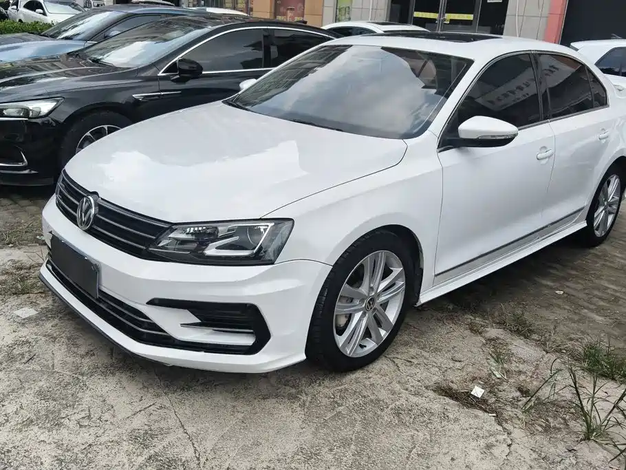 Volkswagen Sagitar 2019