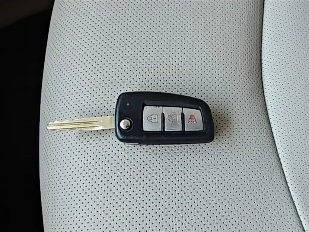 Nissan Tiida 2016 — фото 9
