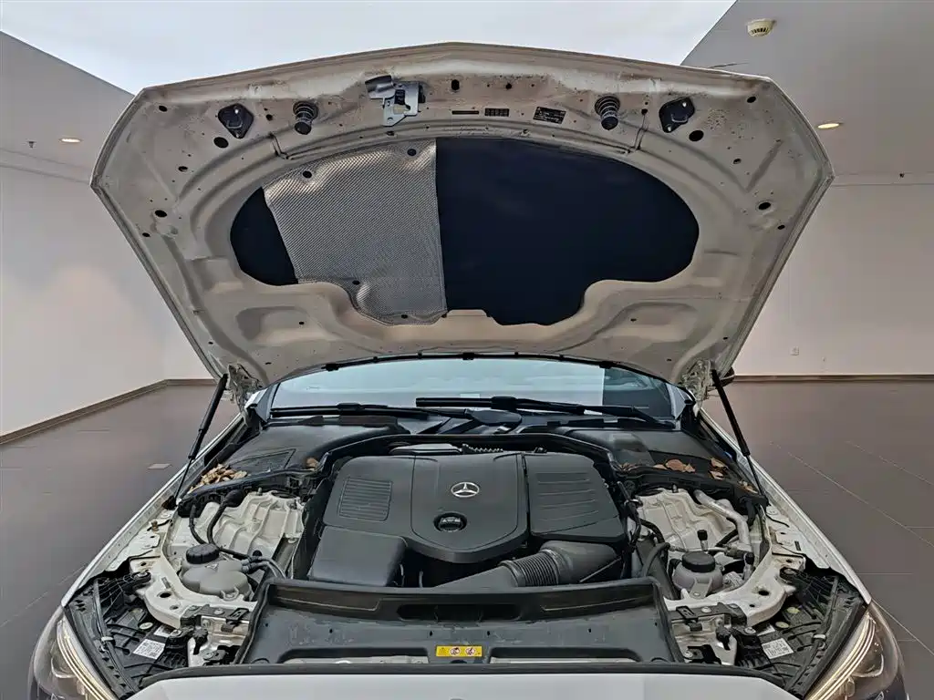 Mercedes-Benz C-Class 2024 — фото 13