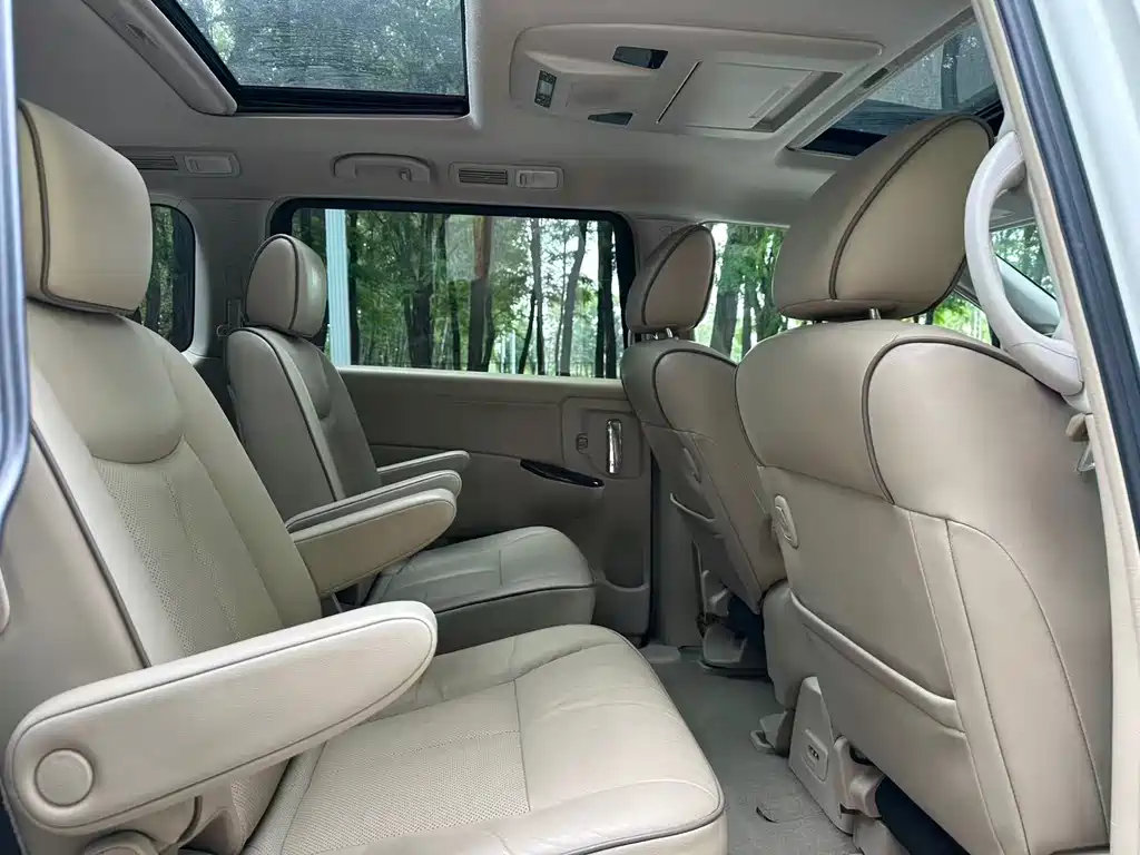 Nissan Quest 2016 — фото 14
