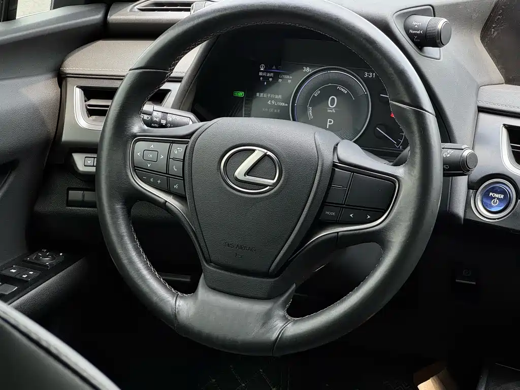 Lexus UX 2020 — фото 9