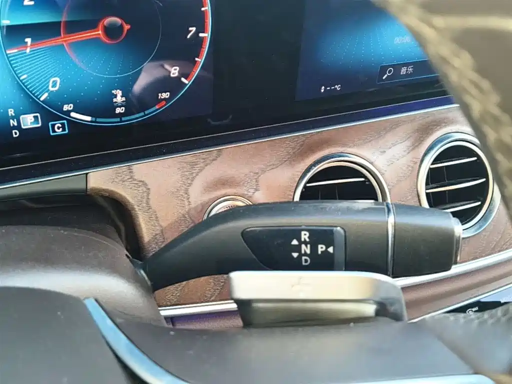 Mercedes-Benz E-Class 2023 — фото 14