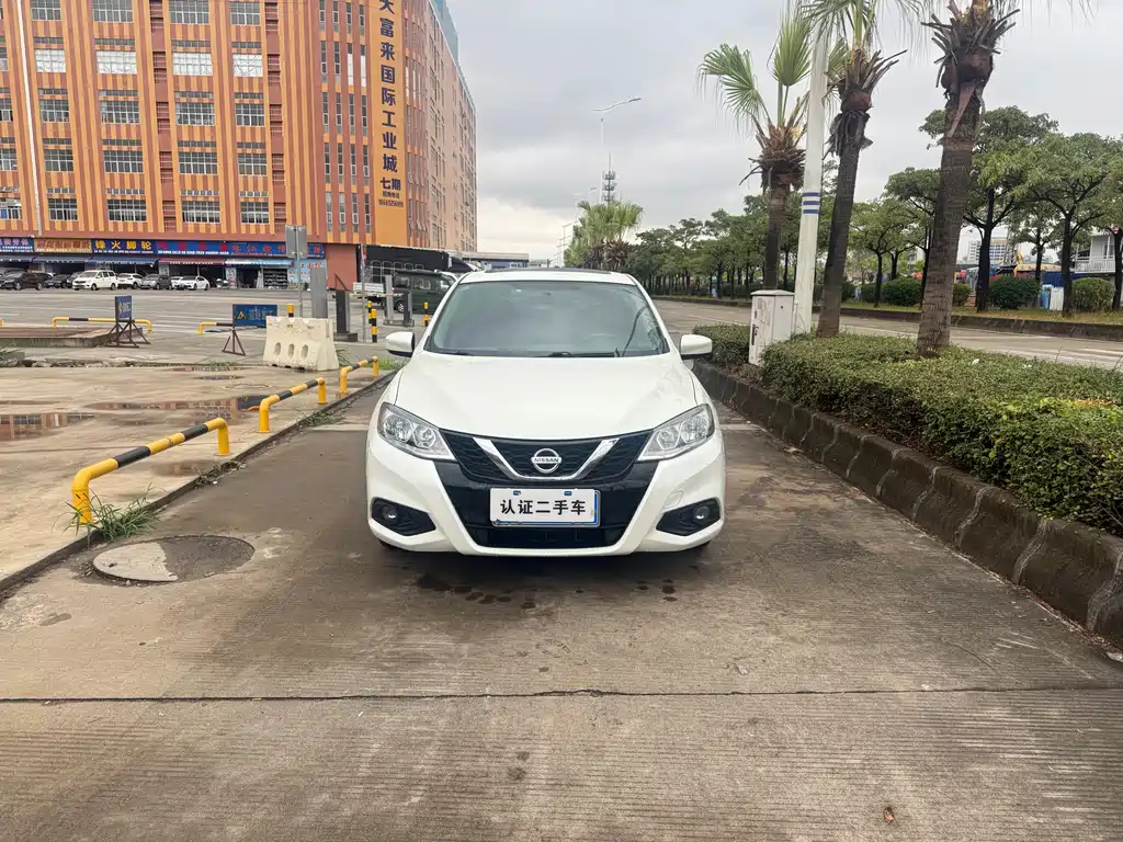 Nissan Tiida 2017 — фото 2