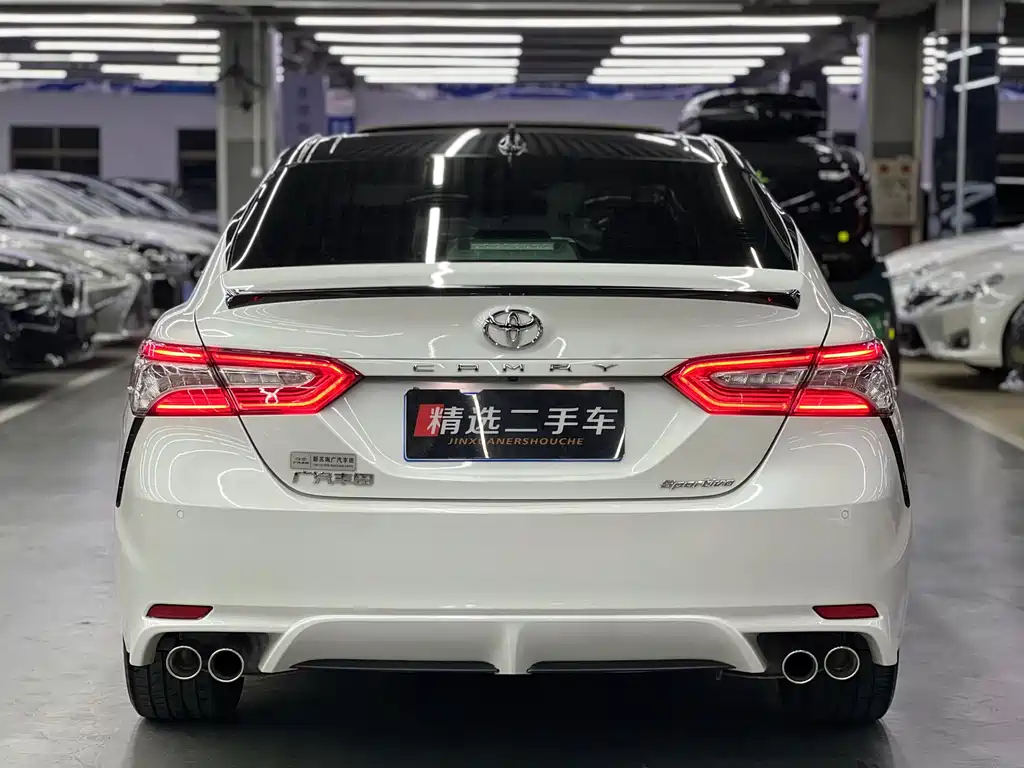 Toyota Camry 2022 — фото 5