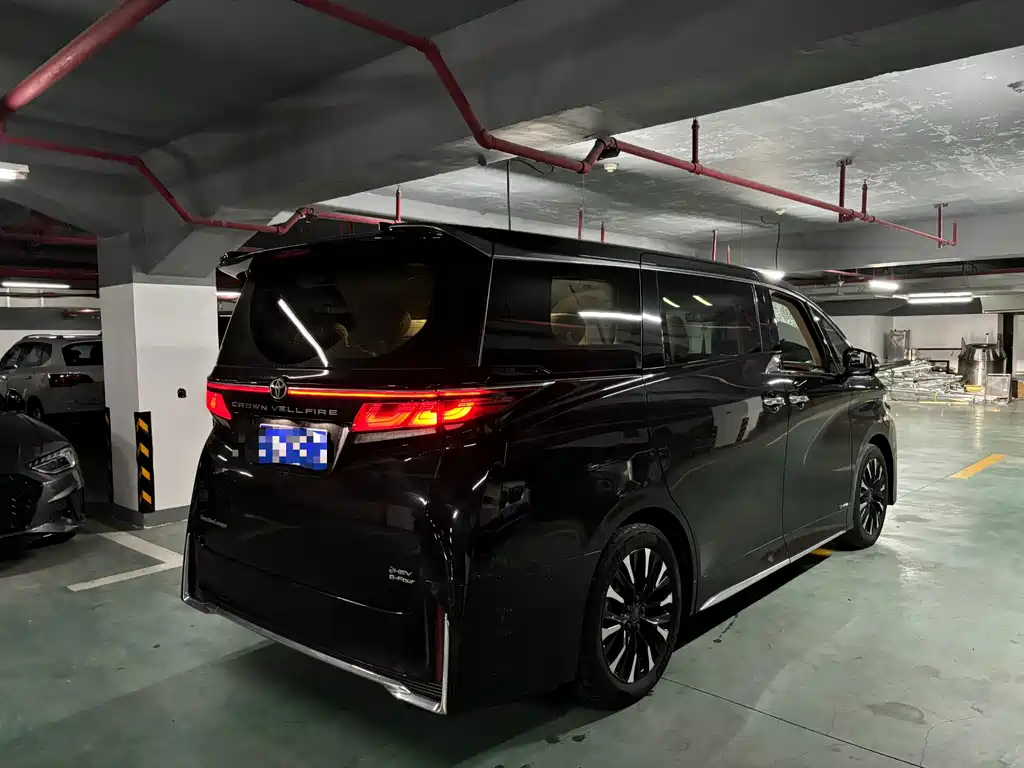 Toyota Vellfire 2024 — фото 8