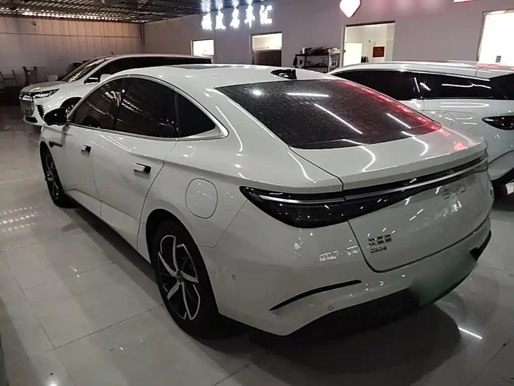 BYD Seal 07 DM-i 2025 — фото 5