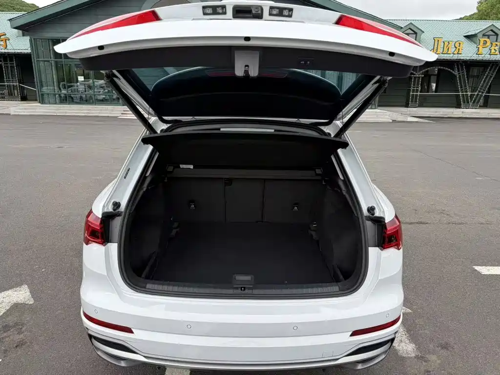 Audi Q3 2023 — фото 10