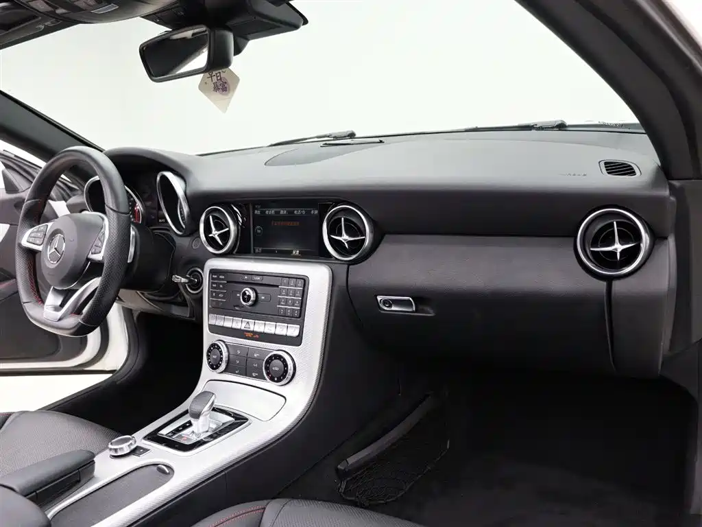 Mercedes-Benz SLC 2017 — фото 15