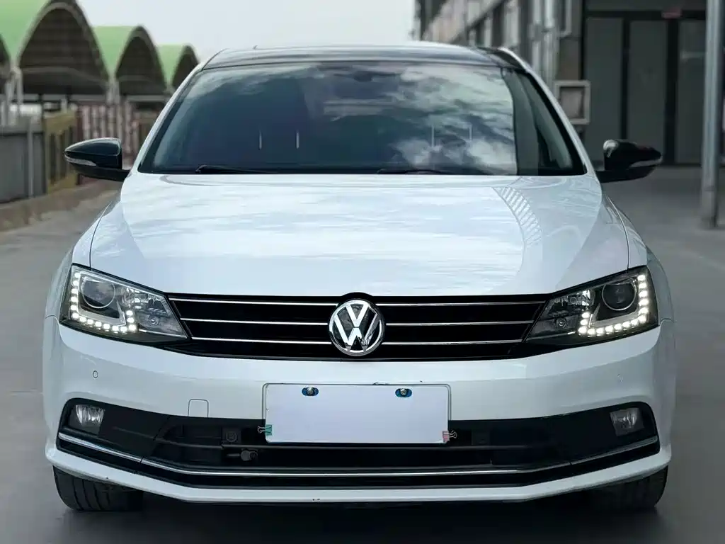 Volkswagen Sagitar 2019
