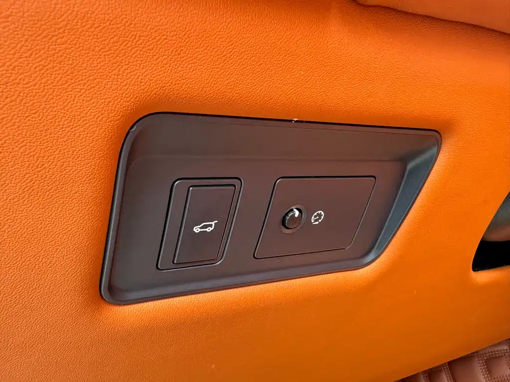 Land Rover Range Rover 2018 — фото 16