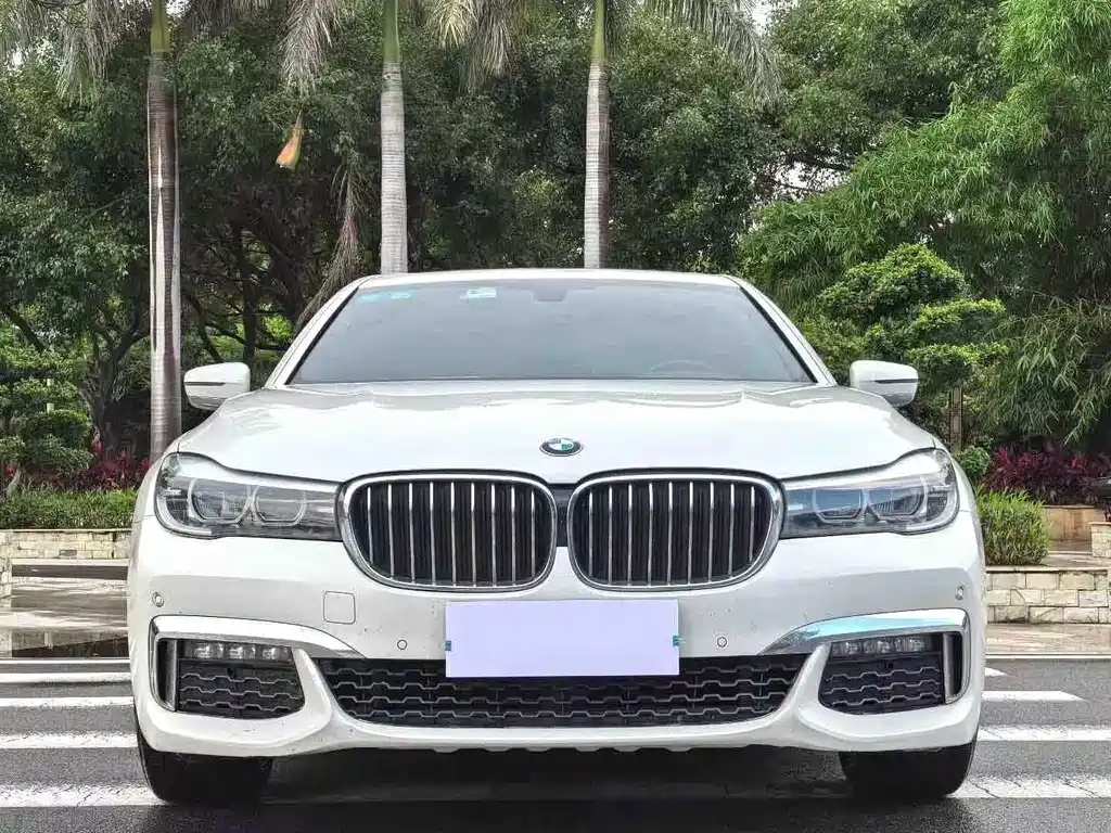 BMW 7 Series 2018 — фото 2