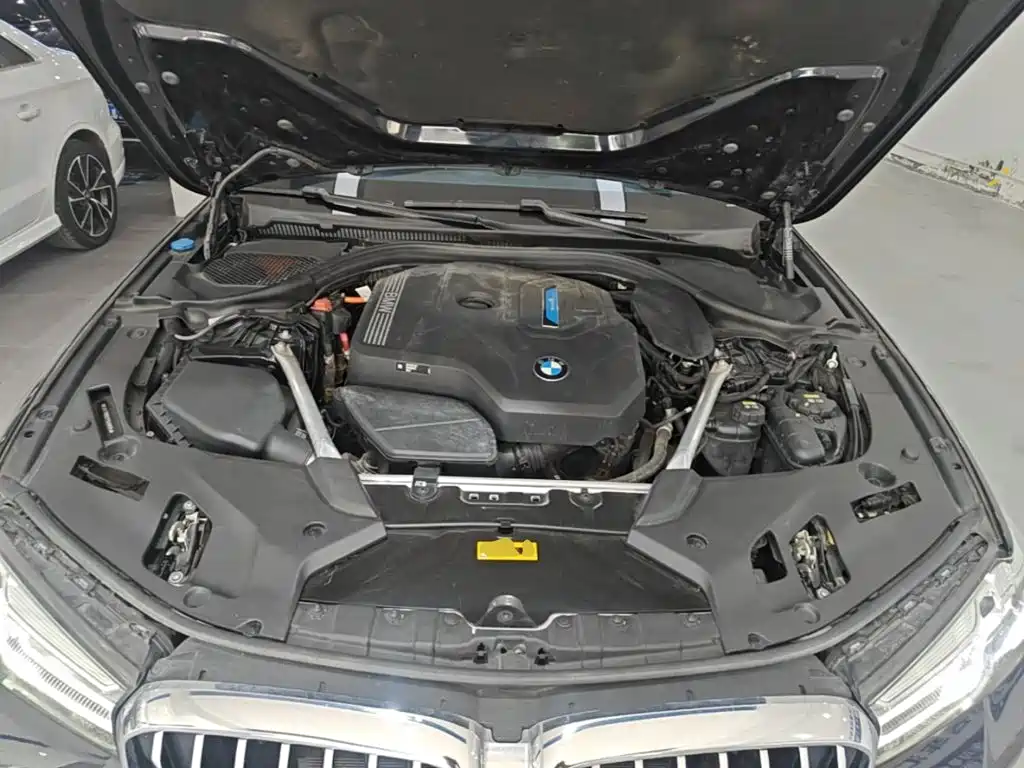 BMW 5 Series New Energy 2023 — фото 20
