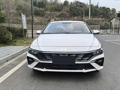 Hyundai Elantra 2025