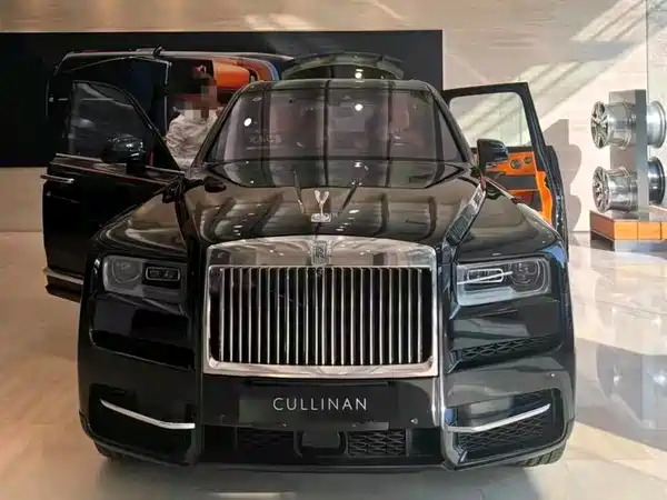 Rolls-Royce Cullinan 2025