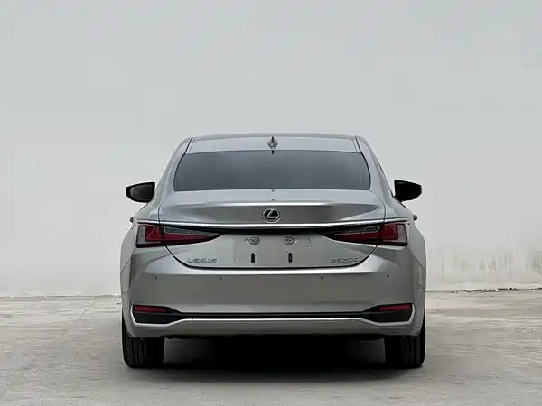 Lexus ES 2021