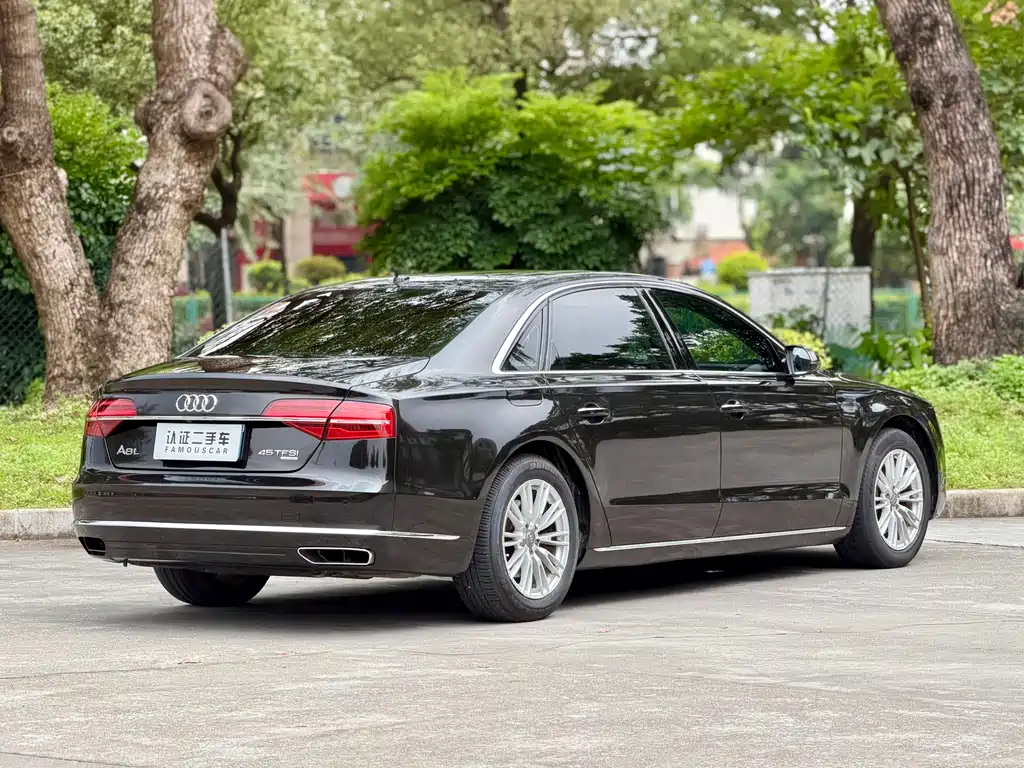 Audi A8 2015 — фото 5