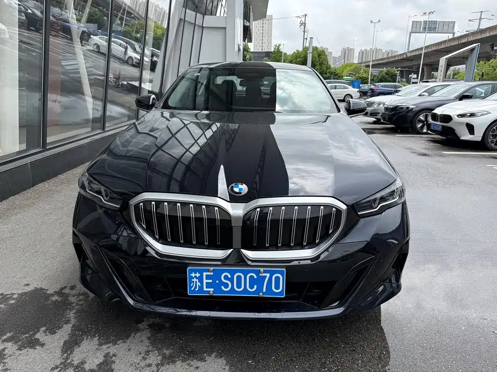 BMW 5 Series 2025