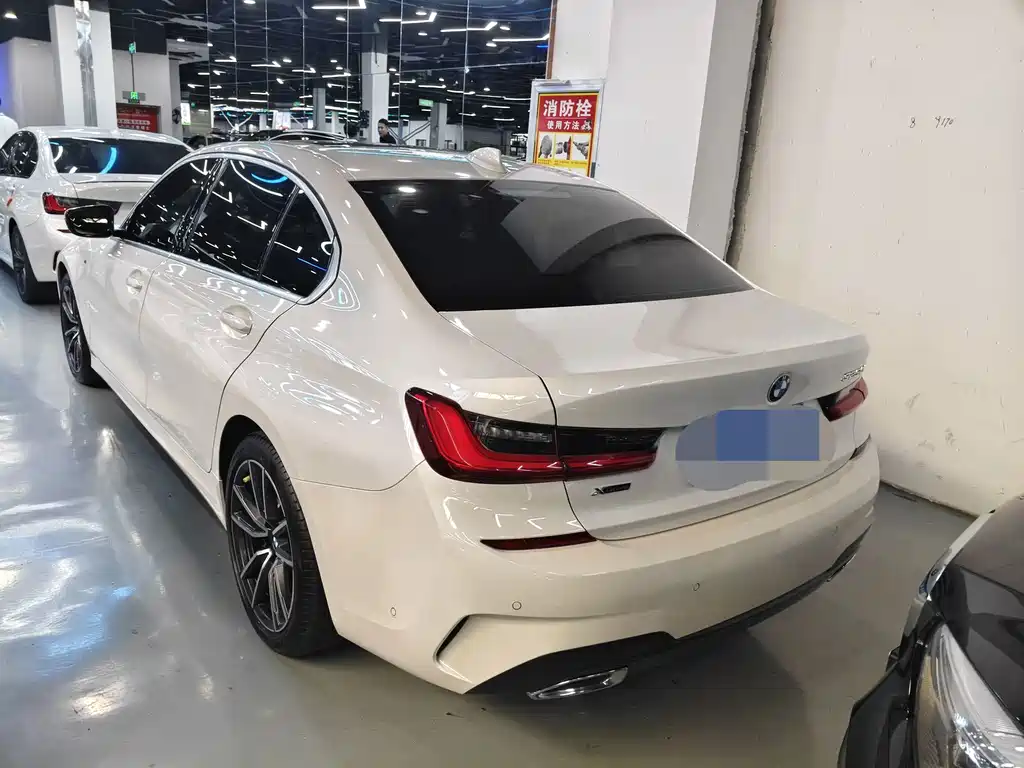 BMW 3 Series 2021 — фото 17