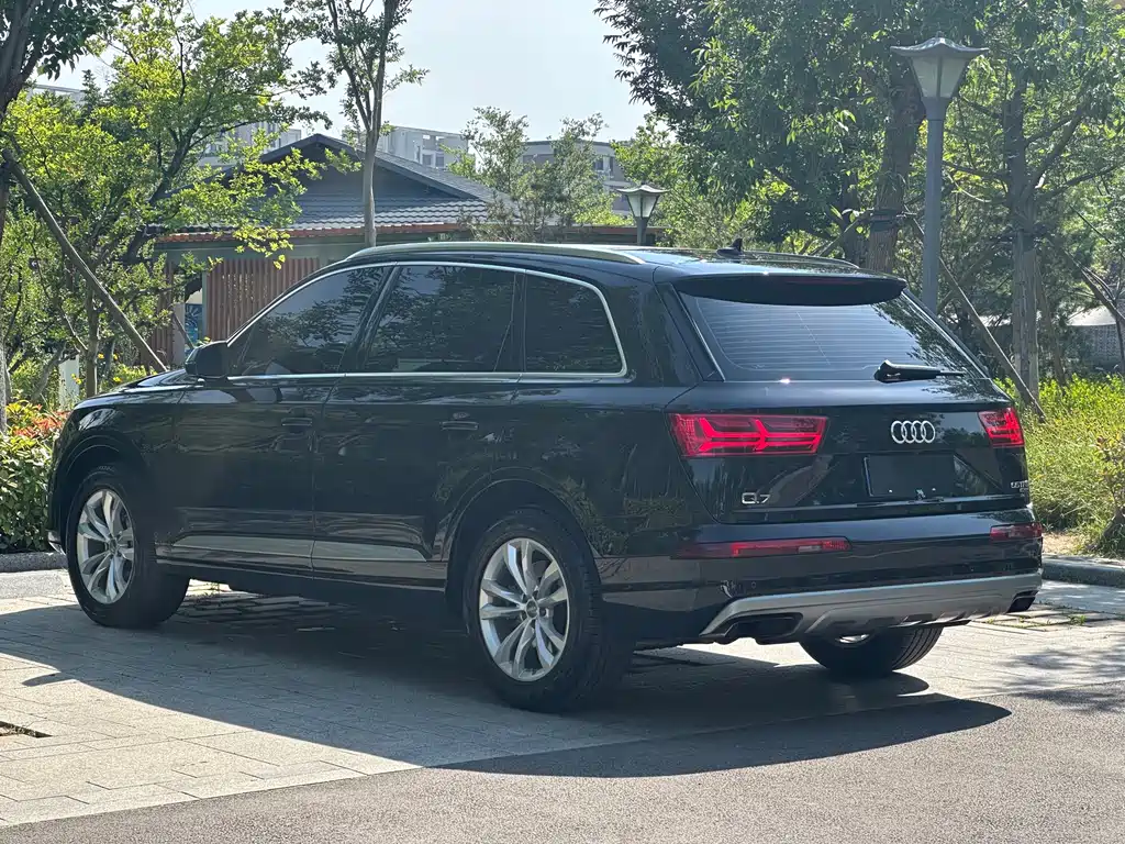 Audi Q7 2020 — фото 11