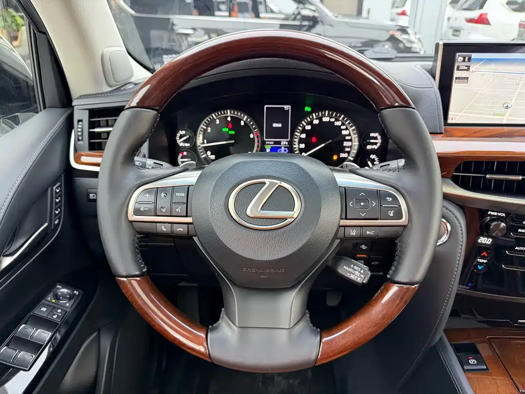 Lexus LX 2019 — фото 10