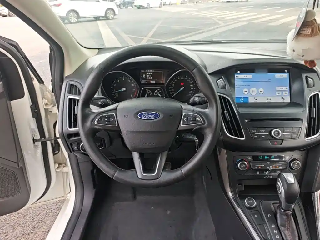 Ford Focus 2017 — фото 11