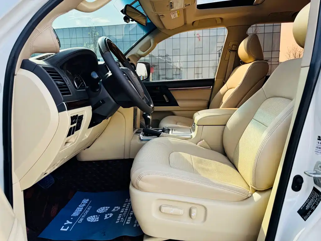 Toyota Land Cruiser 2017 — фото 10