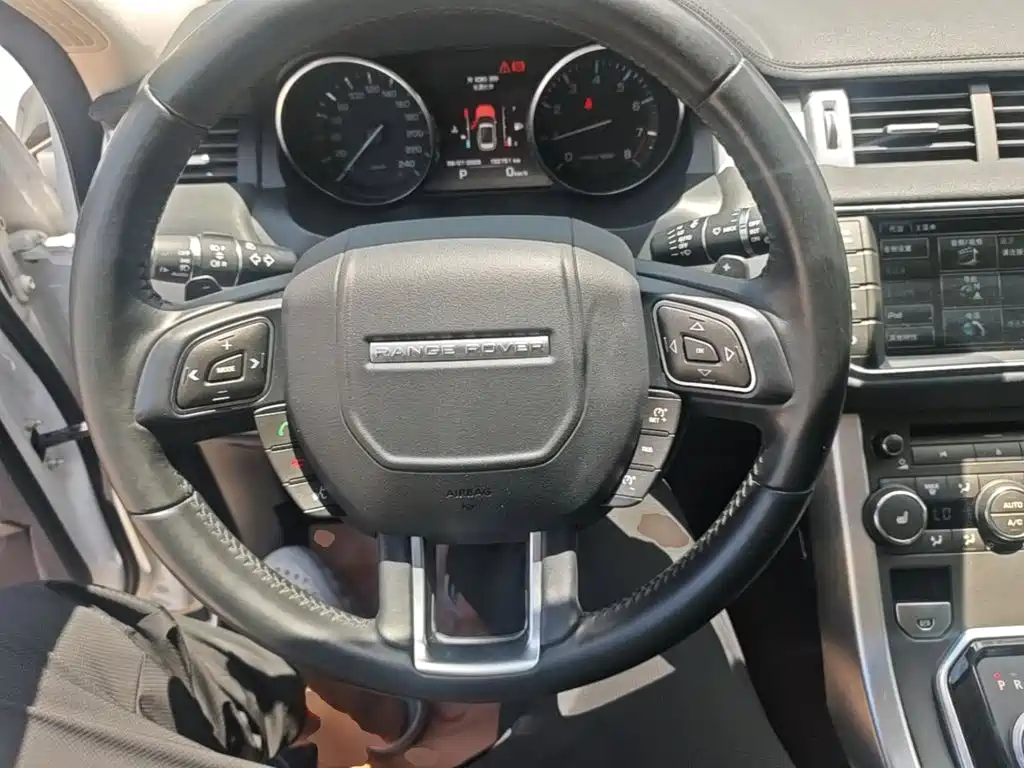 Land Rover Evoque 2015 — фото 11
