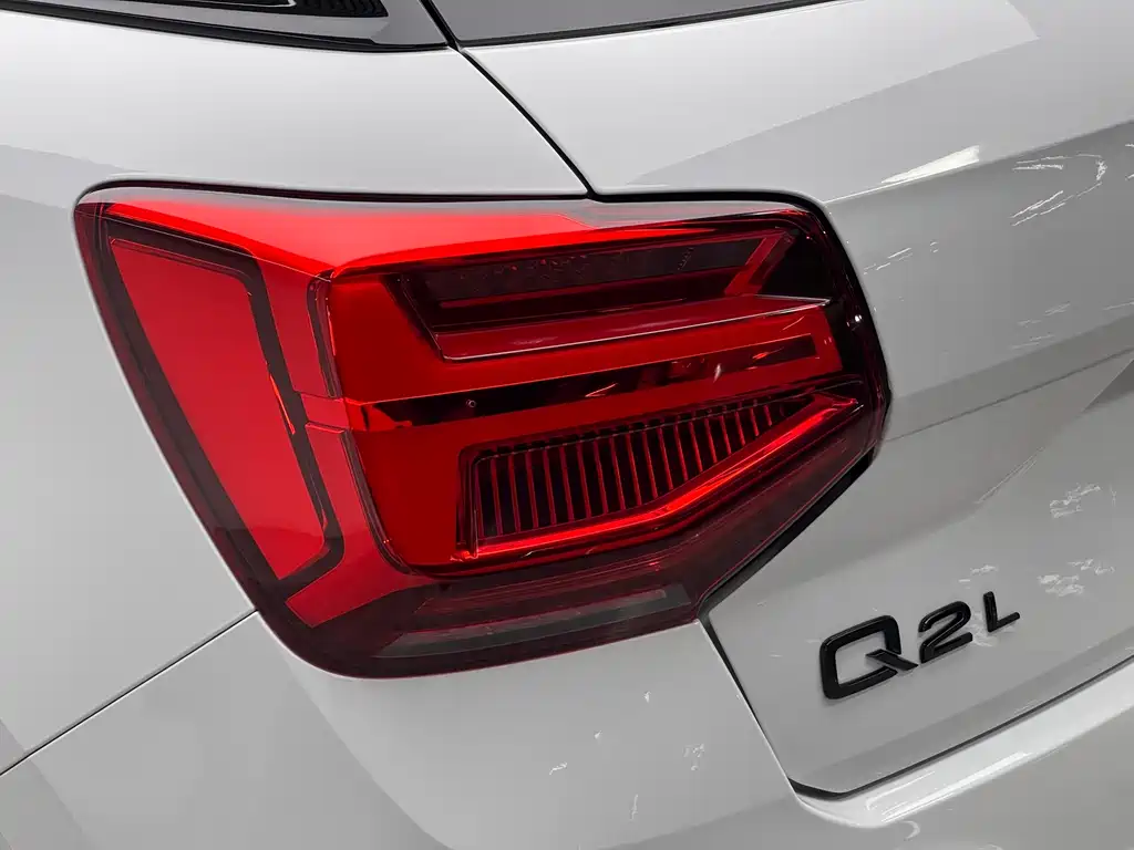 Audi Q2L 2024 — фото 20