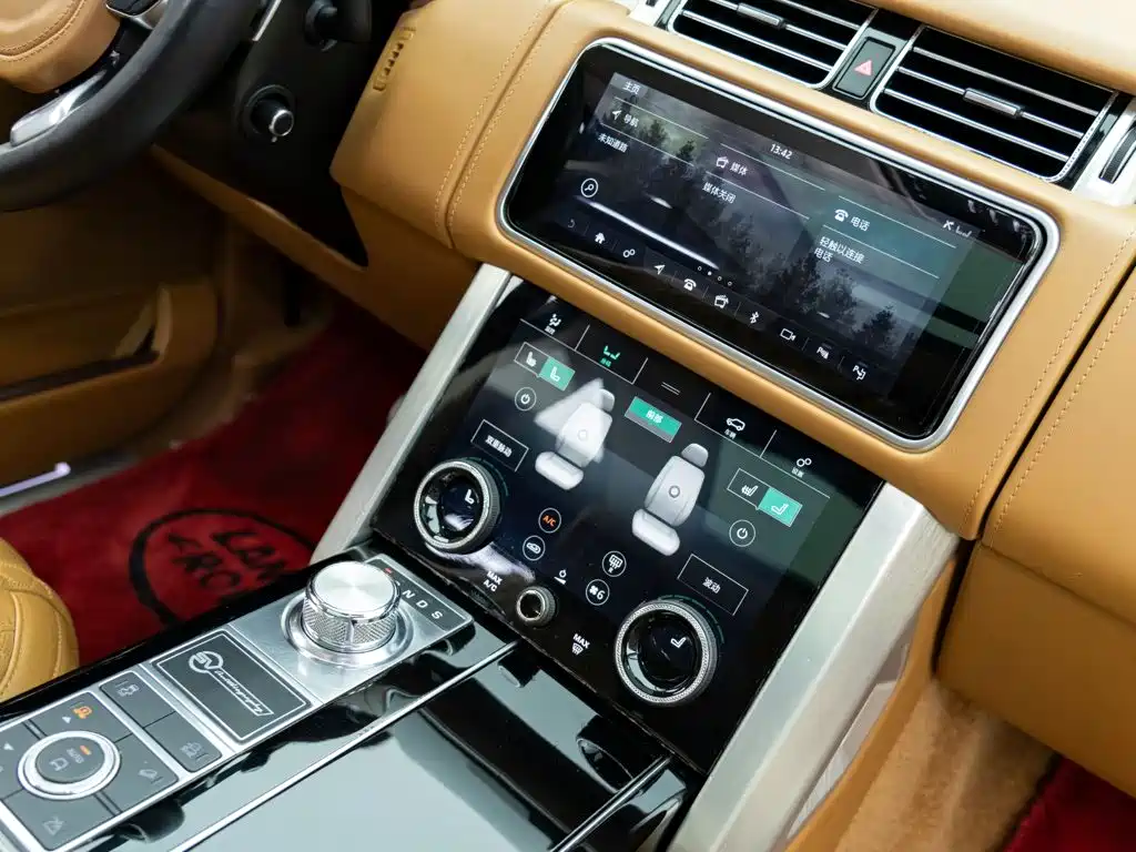 Land Rover Range Rover 2021 — фото 19
