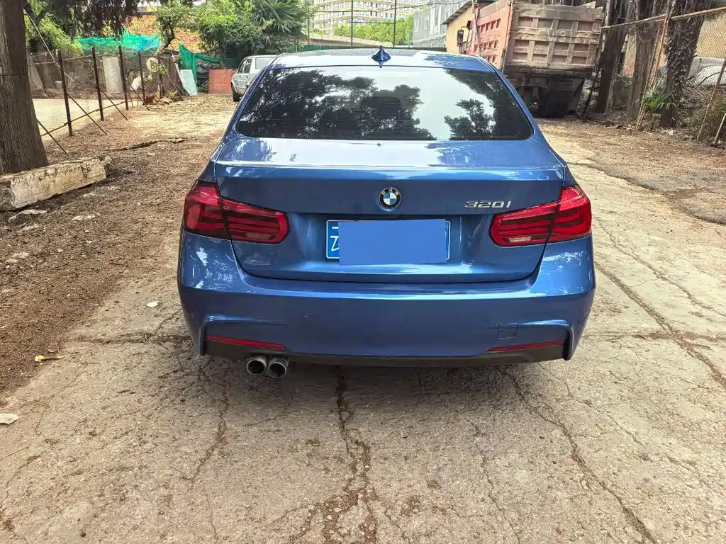 BMW 3 Series 2017 — фото 12