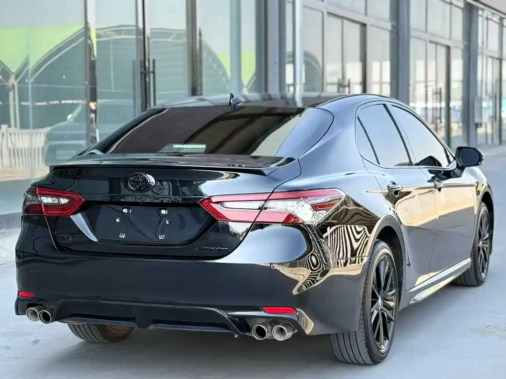 Toyota Camry 2024 — фото 6