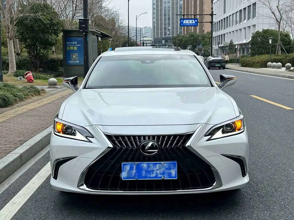 Lexus ES 2024 — фото 2